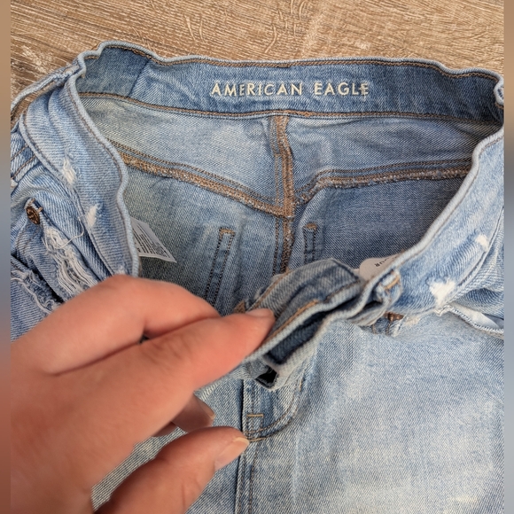 American Eagle High Rise Baggy Straight Leg Light Wash Jeans Size 4 Short - Picture 7 of 12